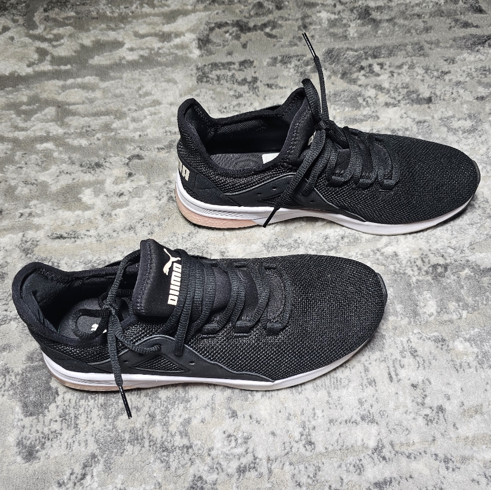 Puma Black, Pink, & White Size 9 in Women